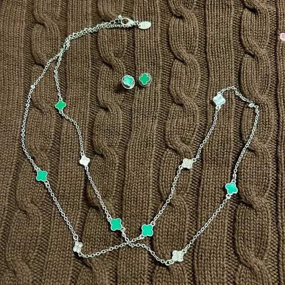 (Bundle 3 for $15) Charming Charlie Silver and Green Clover Necklace Set - Picture 1 of 4